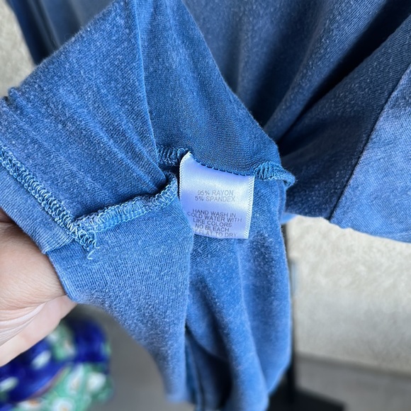 Harlow & Graham Twist Front T-Shirt - Picture 11 of 11